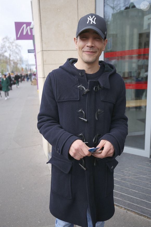 Steevy Boulay - Les invités de l'émission des "Grosses Têtes" à la sortie des studios RTL à Neuilly-sur-Seine, France, le 30 mars 2023. © Jonathan Rebboah/Panoramic/bestimage