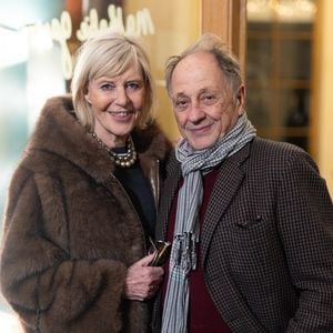 Chantal Ladesou et son mari Michel Ansault lors d'une dégustation au 15 Galerie Vivienne à Paris avec le soutien du vignoble Adef Résidences Château Sauman le 1er décembre 2025. © Tiphaine Praud-Lebely / Bestimage