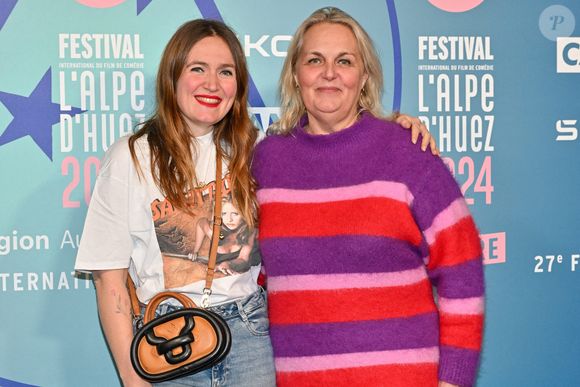 Lors d'une interview croisée avec sa fille Roxane pour "La Tribune Dimanche", Valérie Damidot s’est confiée sur son quotidien rempli d’amour, bien différent de son sombre passé.

Valerie Damidot et sa fille Roxanne Damidot assistent à la projection du film Heureux Gagnants lors du 27e Festival du film de l'Alpe d'Huez à l'Alpe d'Huez, France, le 17 janvier 2024. Photo de Julien Reynaud/APS-Medias/ABACAPRESS.COM