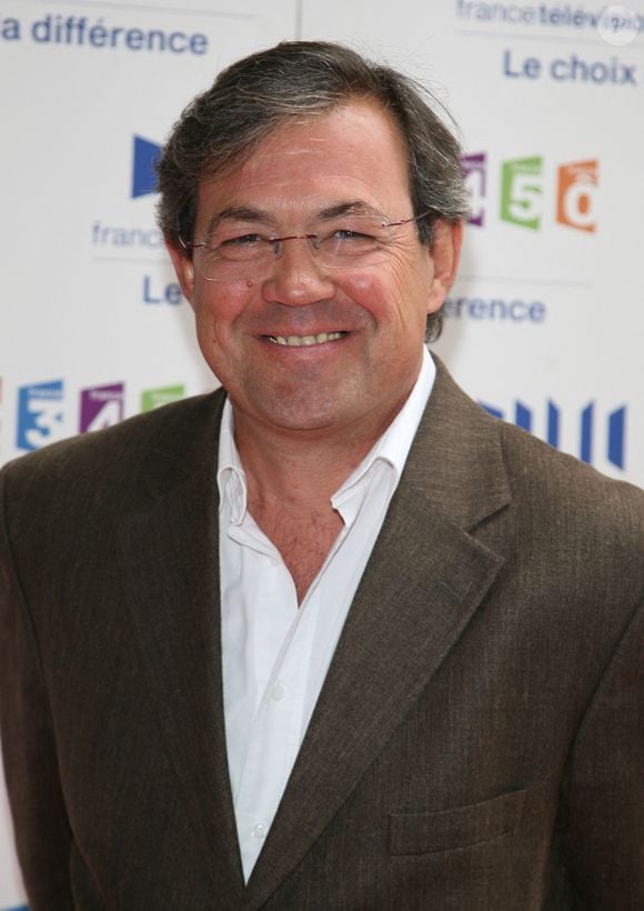 Benoit Duquesne assiste à la conférence de presse de France Télévisions à Paris, France, le 28 août 2008. Photo by Guignebourg-Gorassini/ABACAPRESS.COM