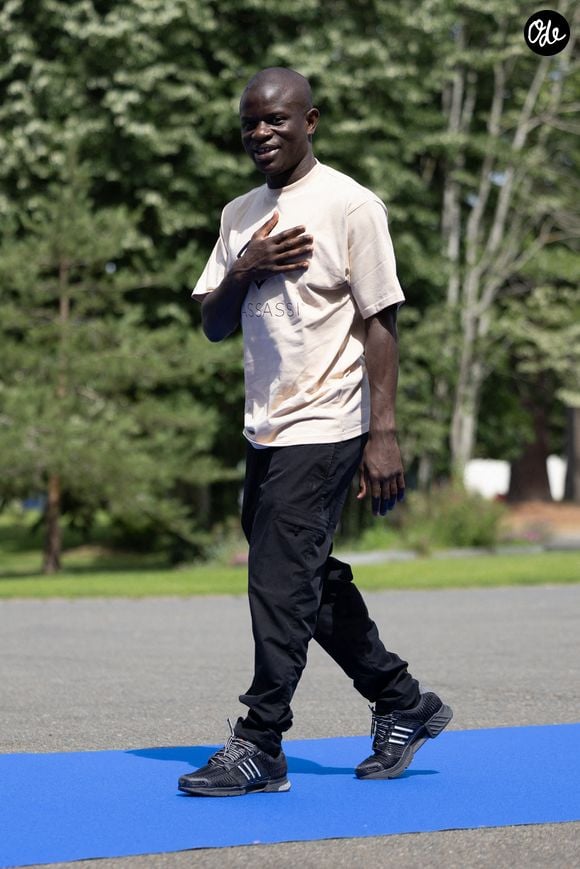 Le milieu de terrain de l'équipe de France de football, N'Golo Kanté, arrive au centre d'entraînement de la Fédération française de football (FFF) à Clairefontaine-en-Yvelines, au sud-ouest de Paris, en vue de la Coupe du monde de la FIFA 2026, le 29 mai 2026. Photo de Raphaël Lafargue/ABACAPRESS.COM