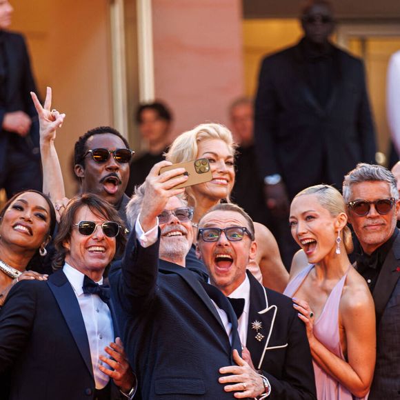 Festival de Cannes - Premiere Mission Impossible The Final Reckoning Greg Tarzan Davis, Hayley Atwell, Angela Bassett, Tom Cruise, Tramell Tillman, Christopher McQuarrie, Hannah Waddingham, Simon Pegg, Pom Klementieff, Esai Morales und Brian Robbins bei der Premiere von Mission: Impossible The Final Reckoning  le 14 mai 2025 ©Imago/PsnewZ/Bestimage