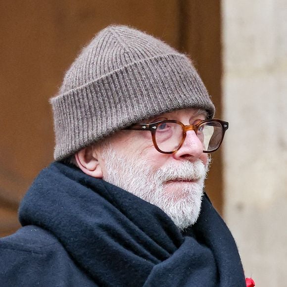 Mais les révélations ne s’arrêtent pas là. Gabrièle affirme que sa mère aurait expressément souhaité prendre ses distances avec son mari, Thomas Stern. 

Thomas Stern, le mari de Catherine Laborde - Arrivées aux obsèques de C.Laborde en l'église Saint-Roch à Paris, le 6 février 2025. Décédée le 28 janvier 2025 à l'âge de 73 ans, l'ancienne présentatrice météo de TF1 (1988 - 2017) était atteinte de la maladie neurodégénérative à corps de Lewy.
© Jacovides - Moreau / Bestimage