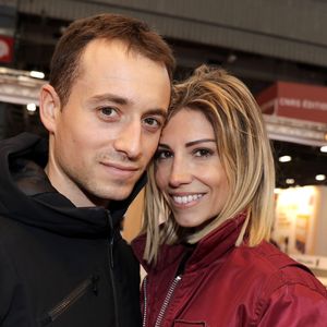 Hugo Clément et sa compagne Alexandra Rosenfeld (Miss France 2006) - Salon du livre de Paris le 16 mars 2019. © Cédric Perrin/Bestimage