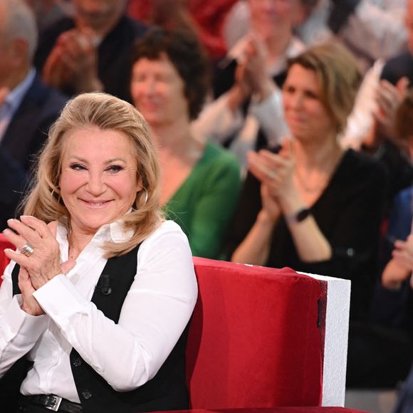 Exclusif - Sheila - Enregistrement de l'émission Vivement dimanche au studio Rive Gauche, le 21 mars 2025, présentée par M.Drucker et diffusée sur France 3 le 30 mars 2025. 
© Guillaume Gaffiot / Bestimage