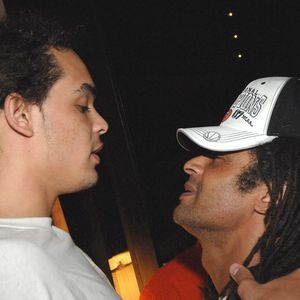Joakim Noah et son père Yannick célèbrent leur victoire 84-75 au championnat de basket-ball masculin de la NCAA à Atlanta, GA, USA, le 2 avril 2007. Photo Christophe Guibbaud/Cameleon/ABACAPRESS.COM