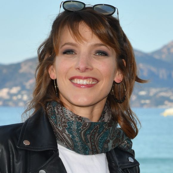Elodie Varlet de la série "Plus Belle La Vie" sur la croisette lors de la 2ème édition du "Canneseries" à Cannes, France, le 7 avril 2019.

© Bruno Bébert/Bestimage