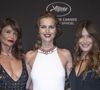 Carla Bruni-Sarkozy a fait sensation à la soirée Chopard où elle était bien entourée

Helena Christensen, Eva Herzigova, Carla Bruni - Photocall du dîner "Chopard Universe" à l'aéroport de Mandelieu lors du 78ème Festival International du Film de Cannes  © Olivier Borde/Bestimage