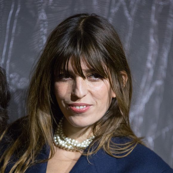 "Proud mama" a commenté sa mère sur les réseaux sociaux. 

Lou Doillon participe au Photocall 'Maison Ruinart X Eva Jospin' au Carreau du Temple le 09 mars 2023 à Paris, France. Photo by Nasser Berzane/ABACAPRESS.COM