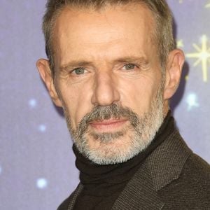 Situé en Bourgogne 

Lambert Wilson - Première du film Disney "Wish, Asha et la bonne étoile" au Grand Rex à Paris le 13 novembre 2023. © Coadic Guirec / Bestimage