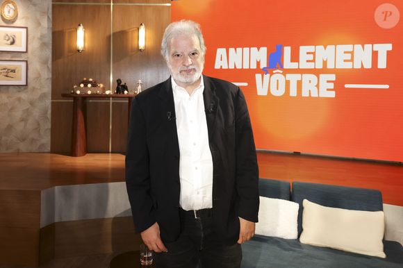 Exclusif - Raphaël Mezrahi, lors de la présentation de l'équipe et du plateau de la nouvelle émission "Animalement Vôtre" présentée par Bernard Montiel et diffusée le dimanche 9 novembre dès 15.45 sur France 3, à Paris, France, le 13 octobre 2025. © Jack Tribeca/Bestimage