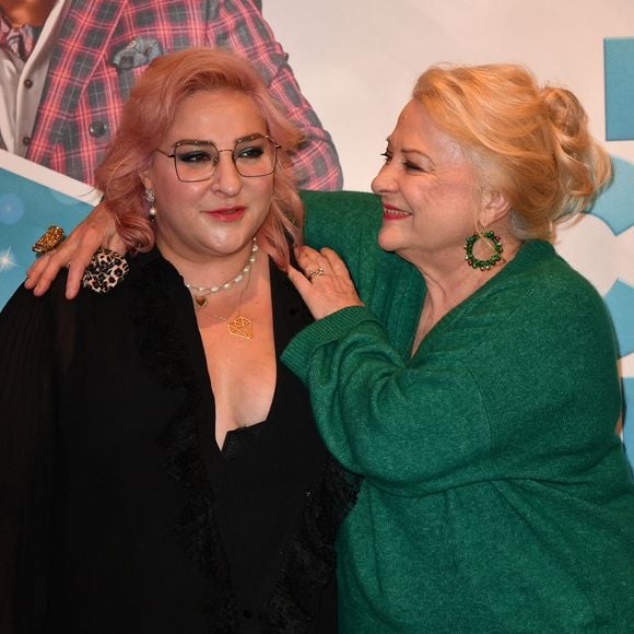 Marilou Berry et sa mère Josiane Balasko lors de l'avant-première du film "Mes très chers enfants" au cinéma UGC Bercy à Paris le 13 décembre 2021. © Veeren / Bestimage
