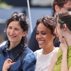 Lise Akoka, Amel Bent et Suzanne de Baecque au photocall du film "Ma Frère" lors du 78ème Festival International du Film de Cannes, au Palais des Festivals à Cannes, France, le 22 mai 2025. © Jacovides-Moreau/Bestimage