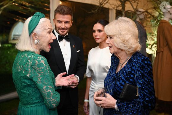 La reine Camilla (à droite) s'entretient avec Dame Helen Mirren et David et Victoria Beckham, lors d'un dîner de célébration de Slow Food au domaine du roi Charles III dans le Gloucestershire, Highgrove House, Tetbury, Gloucestershire. Vendredi 7 février 2025. Photo by Finnbarr Webster/PA Wire/ABACAPRESS.COM