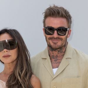 Victoria Beckham et son mari David Beckham au photocall du défilé Jacquemus collection "Le chouchou" automne-hiver 2023/2024, même si la marque est désormais déconnectée du traditionnel calendrier de la mode et livre des collections qui ne sont plus liées aux saisons, au château de Versailles, France, le 26 juin 2023. © Olivier Borde/Bestimage