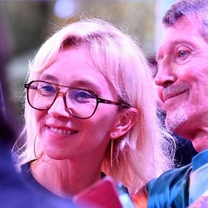 “Mon père ne m’a jamais manqué parce que je ne le connaissais pas, et j’ai été très entourée quand j’étais petite”, a-t-elle d’abord confié à "Télé Star"...

Sylvie Testud durant la cérémonie de clôture et remise des prix de la 5eme édition du Nice Festival CinéRoman au cinéma Pathé Gare du Sud à Nice, le 7 octobre 2023. © Bruno Bebert/Pool Nice/Bestimage