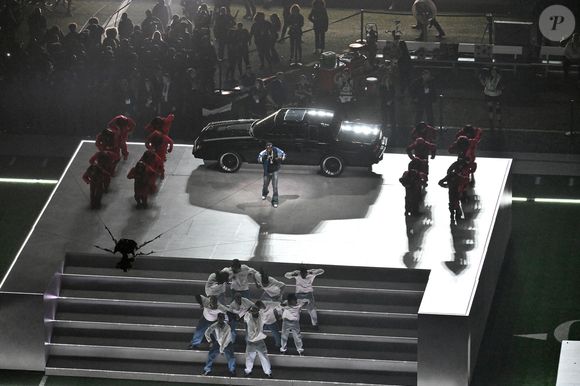 9 février 2025, Nouvelle-Orléans, LA ; Kendrick Lamar se produit pendant le spectacle de la mi-temps du Super Bowl LIX entre les Philadelphia Eagles et les Kansas City Chiefs au Caesars Superdome.  Eric Canha/CSM (Crédit photo :  Eric Canha/CSM via ZUMA Press Wire)