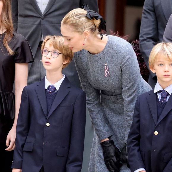 Beatrice Borromeo, et ses fils Stefano et Francesco - La famille princière monégasque dans la cour d'honneur du palais lors de la la fête nationale à Monaco le 19 novembre 2025. © Dominique Jacovides - Bruno Bebert / Bestimage