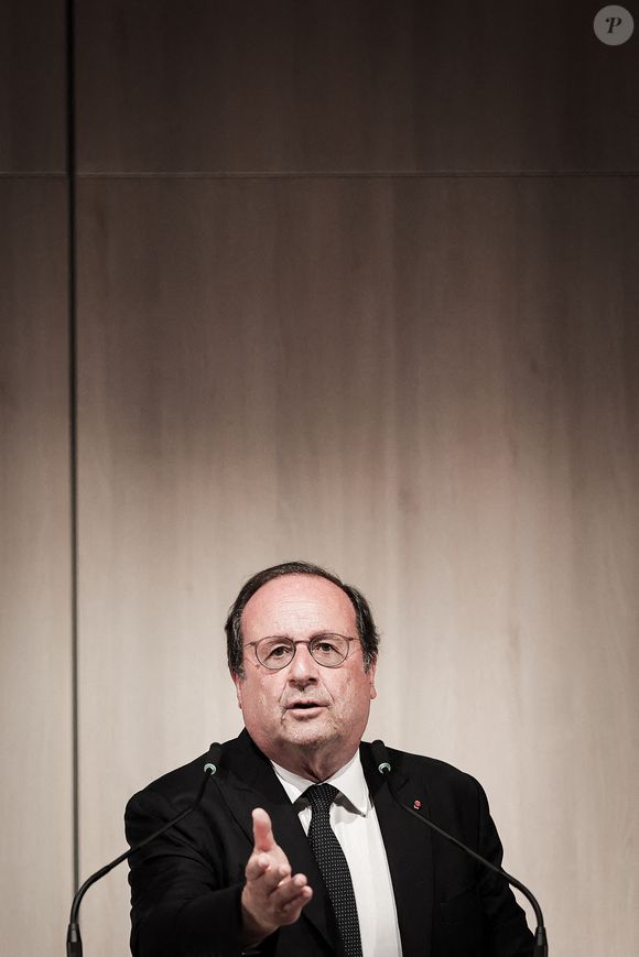 François Hollande prononce un discours lors d'une réunion de campagne pour les élections législatives du Nouveau Front Populaire (NFP) à Tulle, dans le centre de la France, le 27 juin 2024. © Photo de Thibaud Moritz/ABACAPRESS.COM