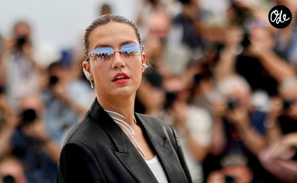 Elle évoque aussi les injonctions auxquelles les femmes sont confrontées.

Adèle Exarchopoulos au photocall du film "Mariage Au Goût D'Orange" (Orange-Flavoured Wedding) lors du 79ème Festival International du Film de Cannes, France, le 20 mai 2026. © Jacovides-Moreau/Bestimage