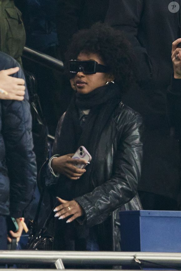 Ebony (Star Academy 2024) - Célébrités dans les tribunes du match de Ligue 1 McDonald's opposant le Paris Saint-Germain (PSG) à L’AS Monaco (4-1) au Parc des Princes à Paris le 7 février 2024. © Cyril Moreau/Bestimage