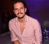 Pour un repas complet dans ce cadre idyllique, prévoyez un budget moyen de 60 à 95 euros, avec des cocktails autour de 22 euros.

Juan Arbelaez à la soirée Kérastase au Centre Pompidou à Paris le 20 octobre 2022

© Veeren / Bestimage