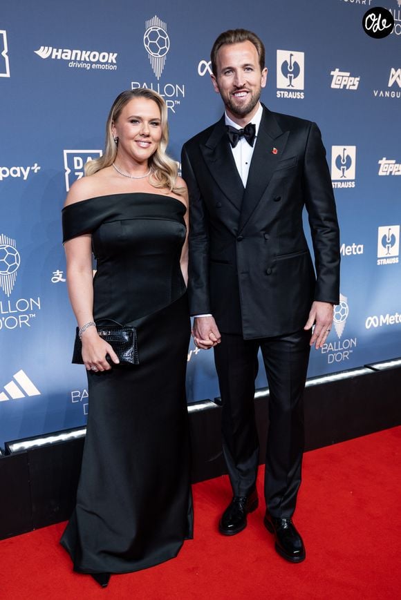Dans son discours, l’attaquant a rendu un vibrant hommage à sa femme, Kate.

Harry Kane (Ballon d'or 2026) et sa femme Katie Goodland à la 70e cérémonie du Ballon D'Or le 26 octobre 2026 à Londres, Angleterre. © Cyril Moreau / Bestimage