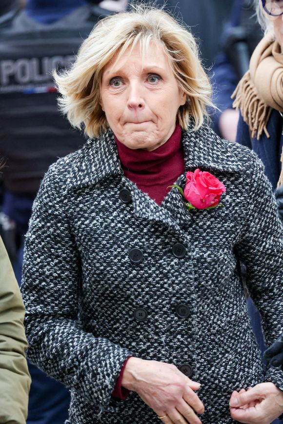 Evelyne Dhéliat - Sortie des obsèques de Catherine Laborde en l'église Saint-Roch à Paris, le 6 février 2025. Décédée le 28 janvier 2025 à l'âge de 73 ans, l'ancienne présentatrice météo de TF1 (1988 - 2017) était atteinte de la maladie neurodégénérative à corps de Lewy.
© Jacovides - Moreau / Bestimage