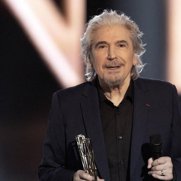 Serge Lama reçoit un prix d'honneur lors des 38e Victoires de la Musique à la Seine Musicale le 10 février 2023 à Boulogne-Billancourt, France. Photo David Niviere/Abaca