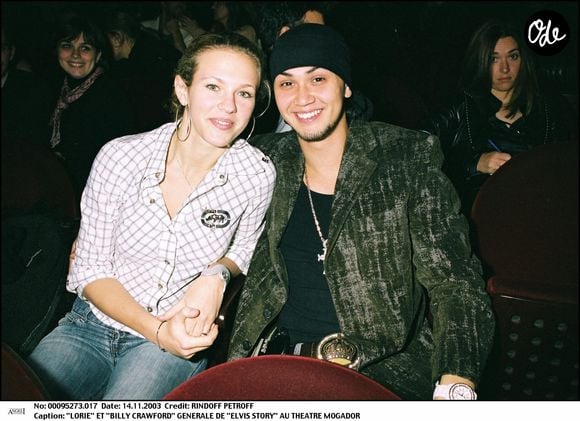 Ses parents racontent que Billy est très vite venu vivre chez eux, avec chauffeur et garde du corps.

Lorie et Billy Crawford à la générale de "Elvis Story" au Théâtre Mogador le 14/11/2003.

Photo : BERTRAND RINDOFF PETROFF / BESTIMAGE