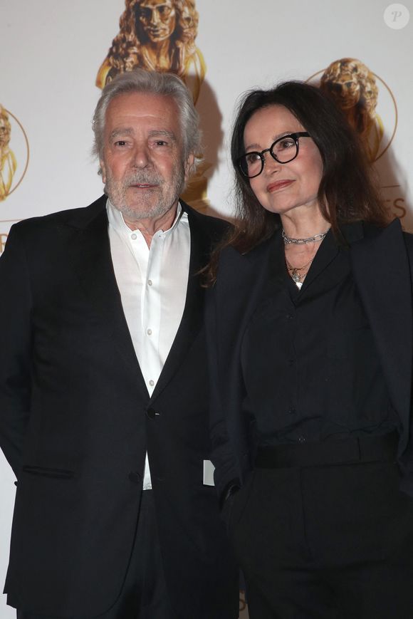 Pierre Arditi et Évelyne Bouix - 33ème « Nuit des Molières » aux Folies Bergère à Paris le 30 Mai 2022. ©Bertrand Rindoff / Bestimage