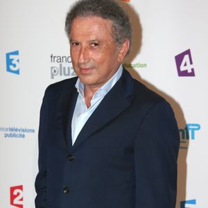 Michel Drucker - Photocall de la conference de presse de rentree de France TV au Palais de Tokyo le 27/08/2013