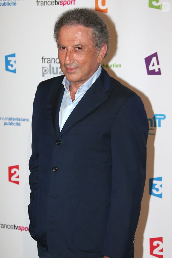 Michel Drucker - Photocall de la conference de presse de rentree de France TV au Palais de Tokyo le 27/08/2013