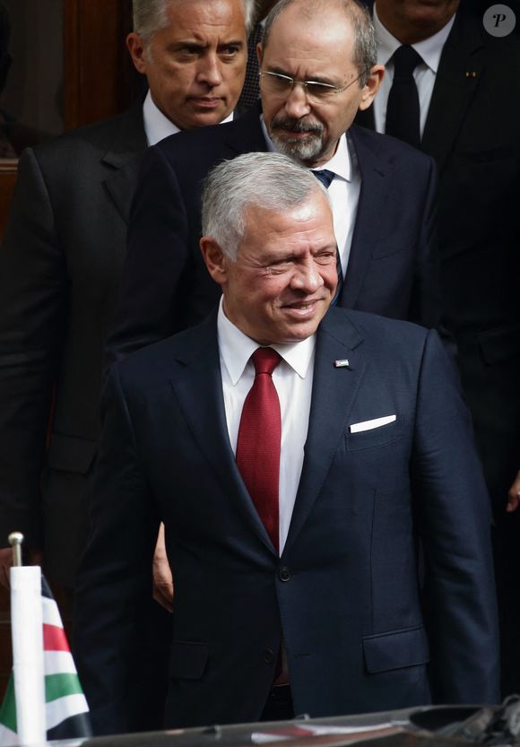 Comme l'ont rapporté nos confrères d'Holà, l'époux de Rania de Jordanie a dû être hospitalisé à la Cité médicale Al Hussein, à Amman. 

Le roi Abdallah II et la reine Rania de Jordanie reçus par le pape François au Vatican, le 10 novembre 2022. (Zuma Press/Bestimage).