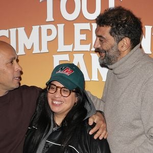 Eric Judor, Melha Bedia et Ramzy Bedia - Photocall de l'avant-première de la série "Tout Simplement Fan" sur Prime Vidéo à La Scala à Paris le 17 février 2026. © Coadic Guirec/bestimage