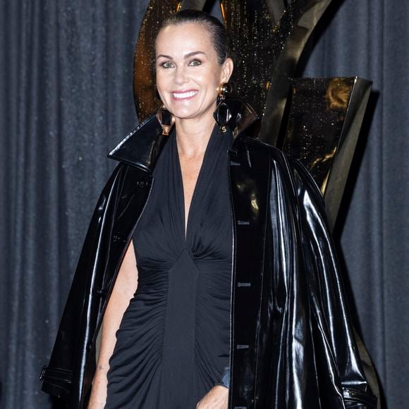 Laeticia Hallyday a découver que sa demeure californienne, achetée dans le quartier de Pacific Palisades, est partie en fumée. 

Laeticia Hallyday au photocall du défilé Saint Laurent, Collection Prêt-à-porter Printemps / Eté dans le cadre de la Fashion Week de Paris.
© Olivier Borde / Bestimage
