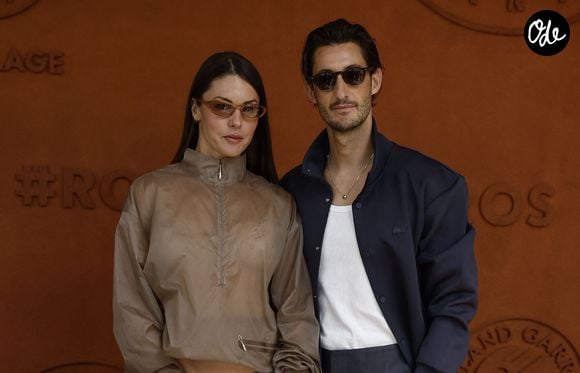 Pierre Niney et sa compagne Natasha Andrews lors des Internationaux de France de Tennis de Roland Garros 2026, à Paris, France, le 7 juin 2026. © Jacovides-Moreau/Bestimage