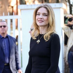 Natalia Vodianova aux arrivées au défilé Stella McCartney Collection Femme Prêt-à-Porter Automne/Hiver 2026-2027 lors de la Fashion Week de Paris (PFW) au Grand Manège Jean Caucanas, à Paris, France, le 4 mars 2026. © Denis Guignebourg/Bestimage