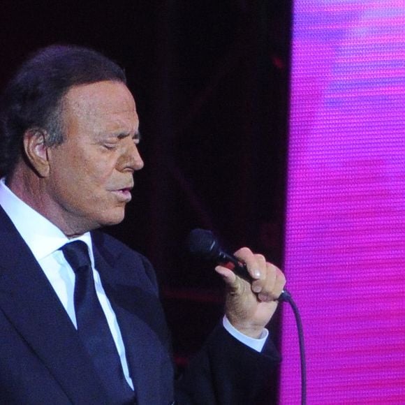 Julio Iglesias etait en concert au palais du Kremlin a Moscou. Le 14 mars 2013. ITAR TASS / BESTIMAGE