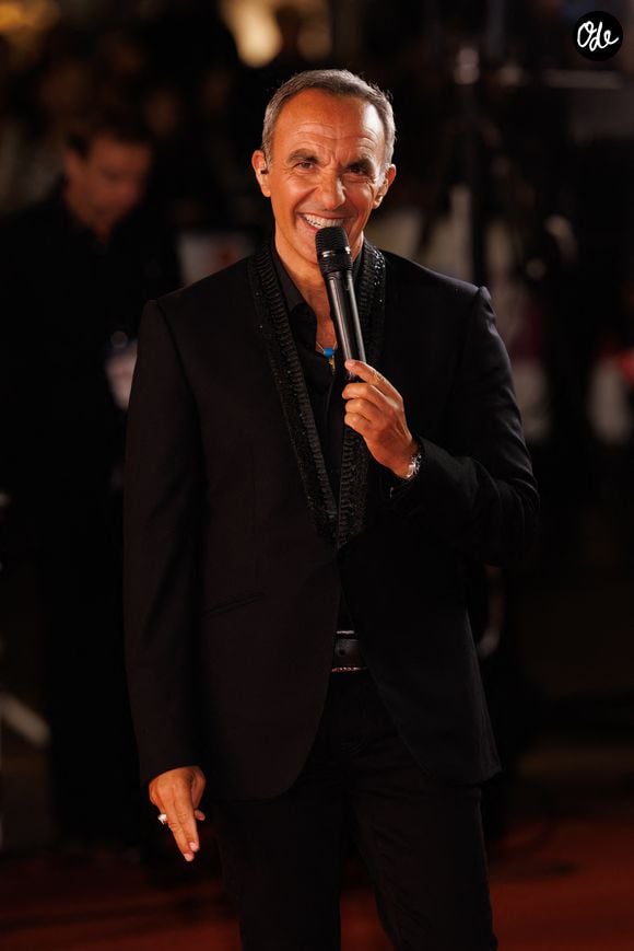 Nikos Aliagas assiste à la 27e cérémonie des NRJ MUSIC AWARDS au Palais des Festivals, le 31 octobre 2025 à Cannes, en France.  Photo : Anne Barson/ABACAPRESS.COM