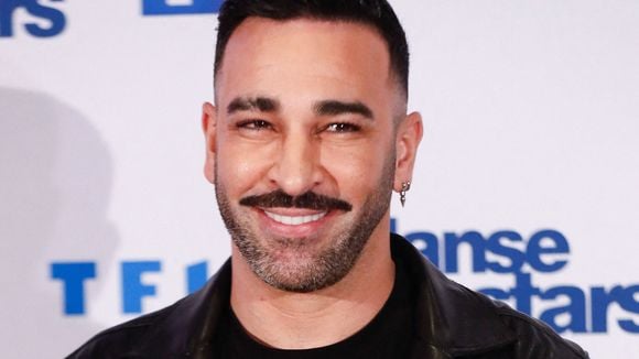 Adil Rami est à nouveau en couple ! La star des Traîtres et Danse avec les stars pourrait présenter sa nouvelle compagne à un grand évènement