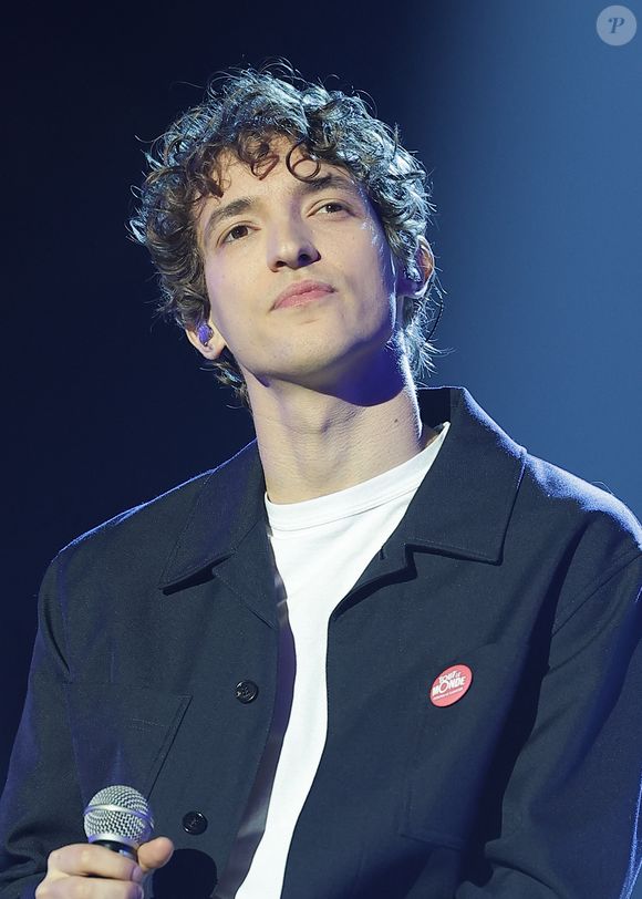 Exclusif - Aliocha Schneider lors du concert du gala de Noël de l'association Tout le monde contre le cancer fête ses 20 ans diffusé le 24 décembre sur M6 à l'Adidas Aren Porte de la Chapelle à Paris, France, le 4 décembre 2025. © Coadic Guirec/Bestimage