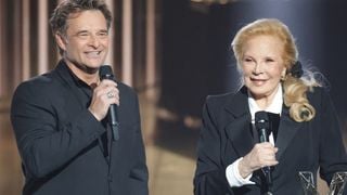 David Hallyday : Sa ressemblance avec son fils Cameron éclate, sa mère Sylvie Vartan le prouve !