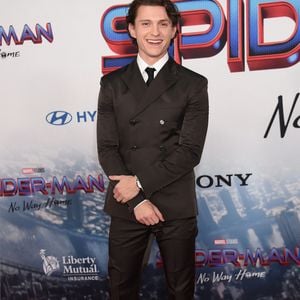 Tom Holland, qui réalise lui-même ses cascades, est actuellement en tournage.

Tom Holland assiste à l'avant-première du film "Spider-Man: No Way Home" à Los Angeles.

Photo : Broadimage / Bestimage