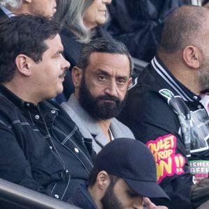 Cyril Hanouna - Célébrités dans les tribunes lors du match retour de la Ligue Des Champions 2024-2025 (LDC) "PSG - Arsenal" (2-1) au Parc des Princes à Paris le 7 mai 2025. © Cyril Moreau/Bestimage