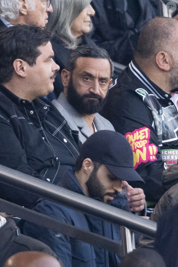 Cyril Hanouna - Célébrités dans les tribunes lors du match retour de la Ligue Des Champions 2024-2025 (LDC) "PSG - Arsenal" (2-1) au Parc des Princes à Paris le 7 mai 2025. © Cyril Moreau/Bestimage