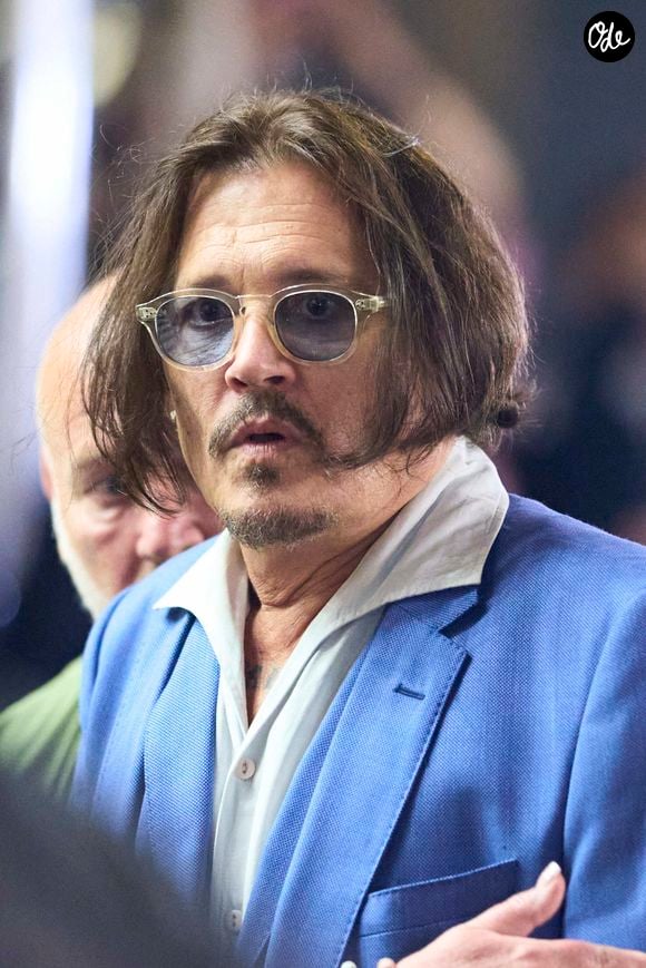 Entre cinéma, musique et peinture, Johnny Depp poursuit désormais plusieurs carrières en parallèle.

Johnny Depp à Madrid. Photo par Zuma Press / Bestimage