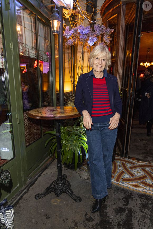 Catherine Ceylac pose lors de la remise du prix littéraire "La Closerie des Lilas" à la Closerie des Lilas à Paris, le 18 avril 2023. © Pierre Perusseau/Bestimage