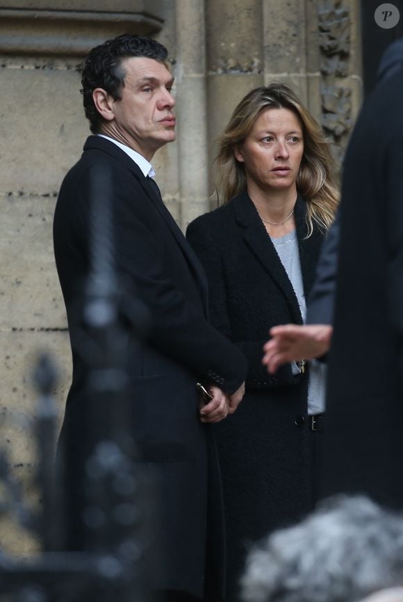 Et si le couple s'est depuis séparé, il n'en garde pas moins un respect intact et la priorité commune de protéger ses enfants. 

Marc Lavoine avec sa femme Sarah Lavoine - Obsèques de André Rousselet en la Basilique Sainte-Clotilde de Paris le 2 juin 2016.