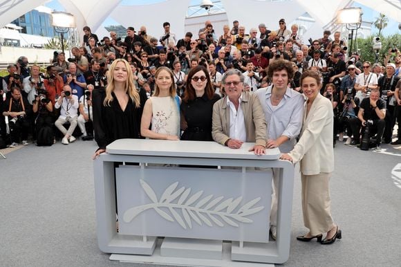 Virginie Efira, Jodie Foster, Rebecca Zlotowski, Daniel Auteuil, Vincent Lacoste, et Anne Berest au photocall du film "Vie Privée" lors du 78ème Festival International du Film de Cannes, au Palais des Festivals à Cannes, France, le 21 mai 2025. © Jacovides-Moreau/Bestimage